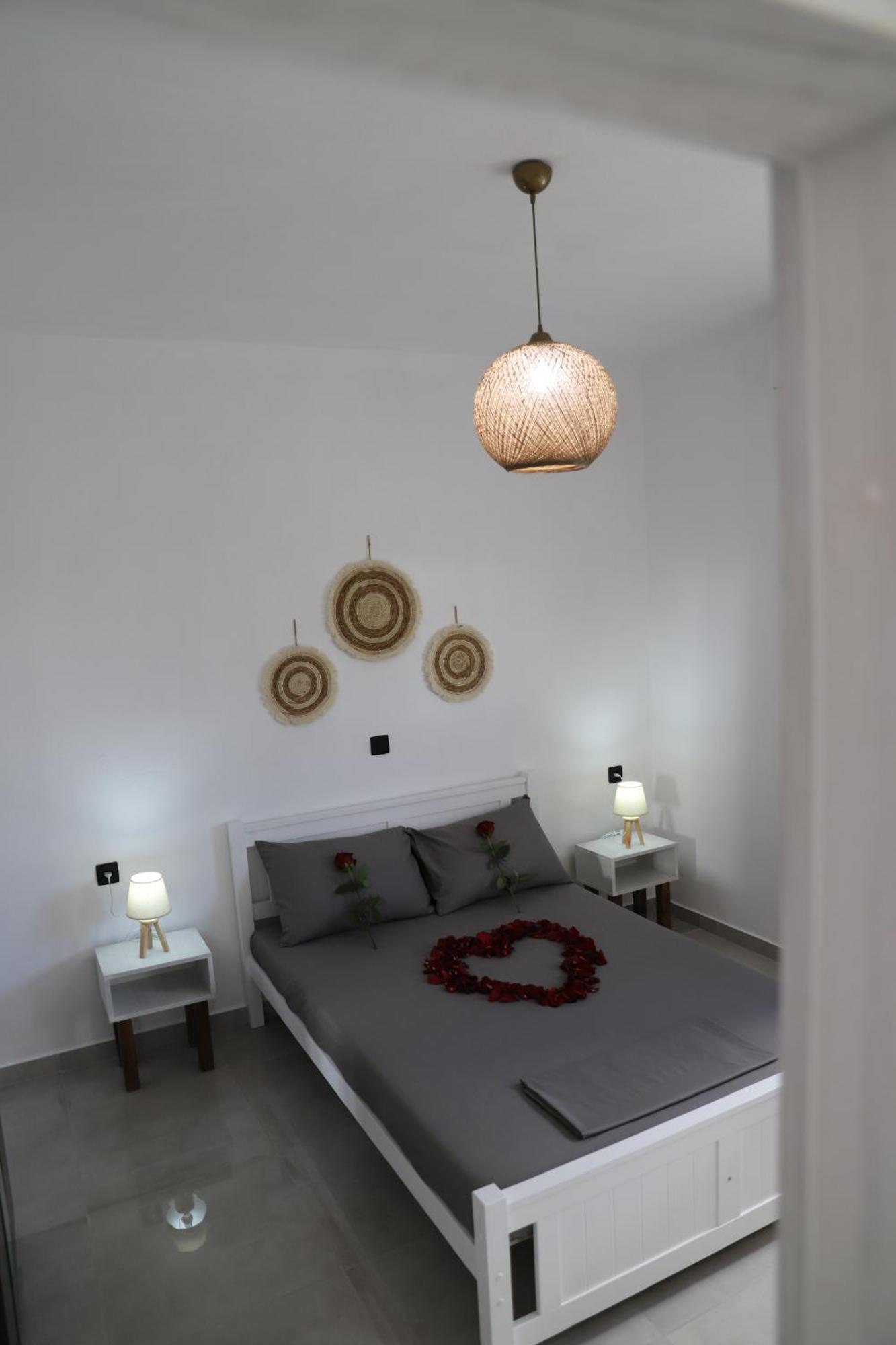 Calma Eco Houses Sunset View Emporio  エクステリア 写真