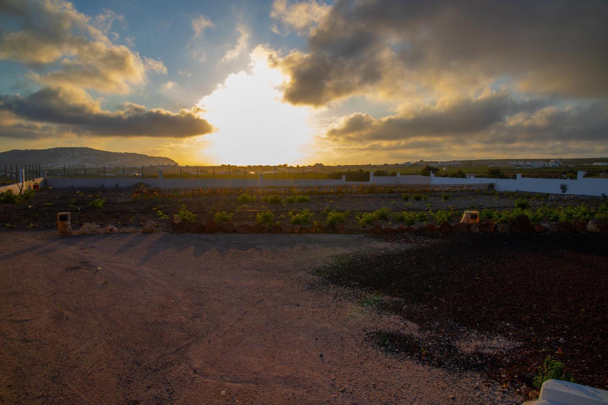 Calma Eco Houses Sunset View Emporio  エクステリア 写真